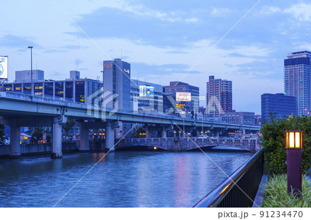 大阪 中之島 大江橋 日没・薄暮空 大阪 中之島 大江橋 日没・薄暮空 91234470
