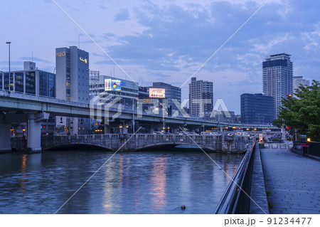 大阪 中之島 大江橋 日没・薄暮空 大阪 中之島 大江橋 日没・薄暮空 91234477