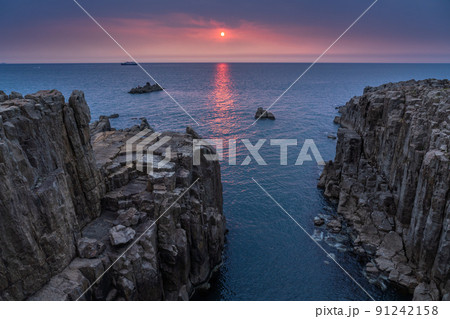 《福井県》東尋坊の夕暮れ・福井の名勝 《福井県》東尋坊の夕暮れ・福井の名勝 91242158