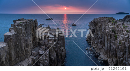 《福井県》東尋坊の夕暮れ・福井の名勝 《福井県》東尋坊の夕暮れ・福井の名勝 91242161