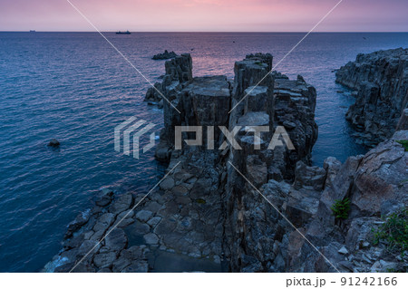 《福井県》東尋坊の夕暮れ・福井の名勝 《福井県》東尋坊の夕暮れ・福井の名勝 91242166