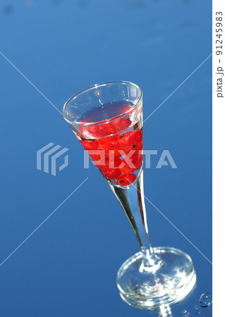 vodka with cranberries 91245983