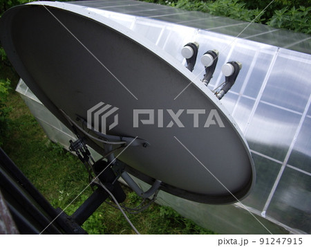 Satellite system for receiving a television signal in the house 91247915