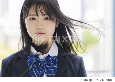 制服の女子学生 高校生 中学生 91261460