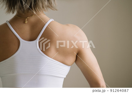 アスリートの背中・肩甲骨・背筋 91264087