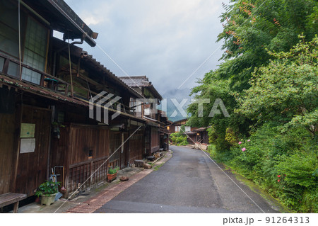 早朝の妻籠宿 91264313