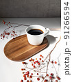 コーヒーと南天の実 91266594