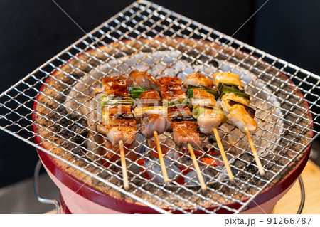 七輪(備長炭)で焼く「焼き鳥」 七輪(備長炭)で焼く「焼き鳥」 91266787