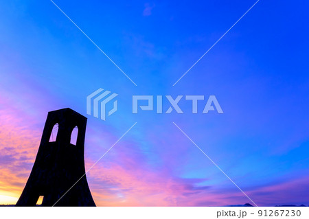 【長野県】夜明けの美ヶ原高原 91267230