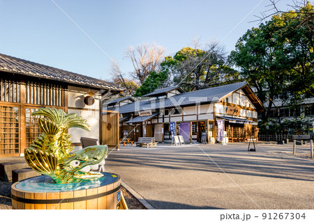 名古屋の観光名所・金シャチ横丁 91267304