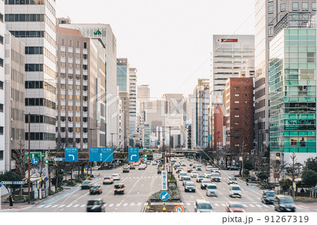 大都市の大通り（名古屋・桜通） 91267319