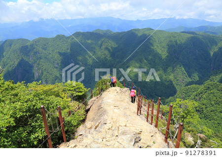 大台ヶ原　 大蛇嵓（だいじゃぐら） へ向かう【吉野熊野国立公園】 91278391