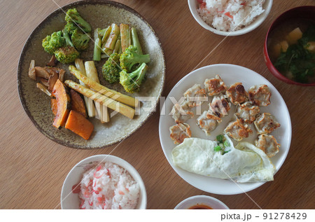 シュウマイと焼き野菜の食卓 シュウマイと焼き野菜の食卓 91278429