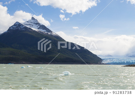 Perito Moreno glacier view, Patagonia panorama, Argentina 91283738