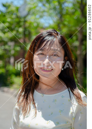 女性 中年 女性 中年 91286602