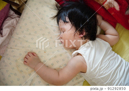 睡眠中 眠る 子供 91292850