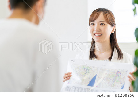 営業　市場調査　商圏分析　相談　契約　説明　接客　来客　打合せ 91298856