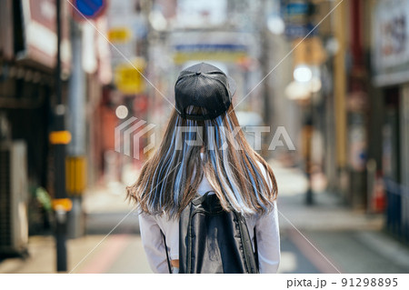 Z世代の女性 91298895