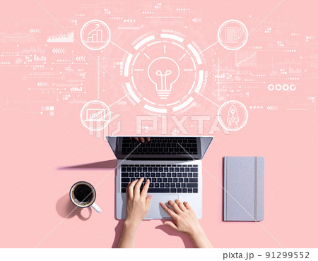 Great idea for success concept with person using a laptop 91299552