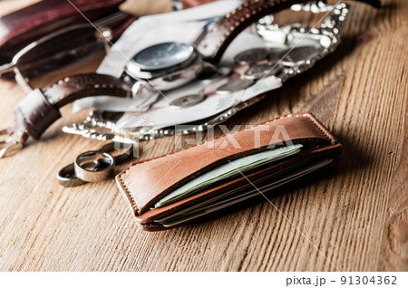 vegetable tanned leather wallet 91304362