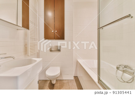 Interior design of beautiful and elegant bathroom 91305441