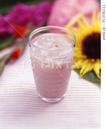 ストロベリーミルクジュース ストロベリーミルクジュース 91308211