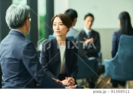 シニア社長と秘書 シニア社長と秘書 91309511