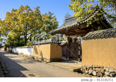 杵築　武家屋敷　藩校の門 91319251