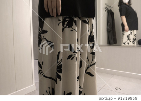 試着室 女性 試着室 女性 91319959