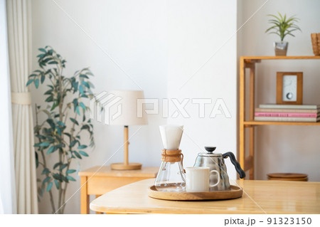 インテリア　ライフスタイルイメージ 91323150