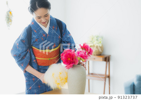 格子模様の小紋 和室 はたき 格子模様の小紋 和室 はたき 91323737