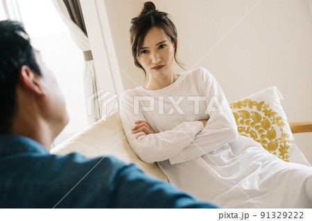 夫婦で口論になるカップル・離婚・夫婦喧嘩 夫婦で口論になるカップル・離婚・夫婦喧嘩 91329222