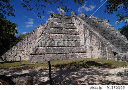 メキシコ チチェンイッツァ遺跡 旧チェチェン 高僧の墳墓 91330306