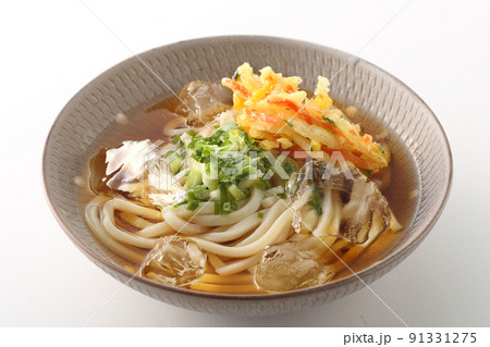 夏の冷やしぶっかけうどん 夏の冷やしぶっかけうどん 91331275