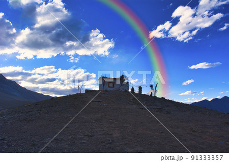 上ラダック地方の美しいパンゴン・ツォ 91333357