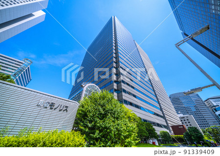 日本の東京都市景観　新宿副都心…。新宿モノリスなど超高層ビル群などを望む 91339409
