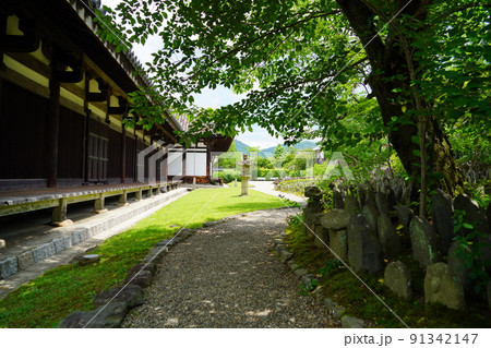 ならまち・元興寺・禅室の縁側 ならまち・元興寺・禅室の縁側 91342147