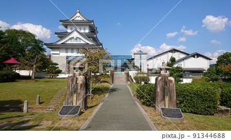 南丹市国際交流会館と南丹市立文化博物館 青空に映える美しくカッコイイ模擬天守・京都府南丹市園部町 南丹市国際交流会館と南丹市立文化博物館 青空に映える美しくカッコイイ模擬天守・京都府南丹市園部町 91344688