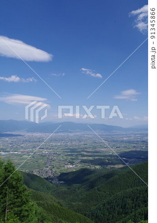 信州　長野県松本市　松本平遠望（三郷スカイライン展望エリアより） 91345866