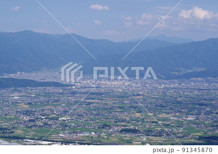 信州　長野県松本市　松本平遠望（三郷スカイライン展望エリアより） 91345870