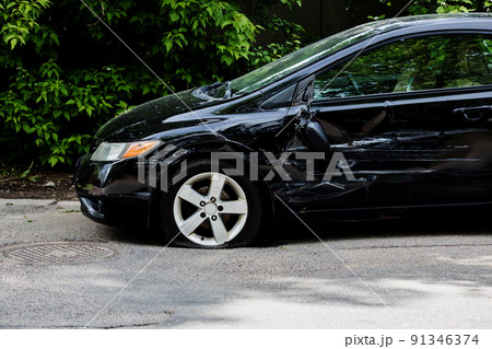 Damaged flat tire Damaged flat tire 91346374