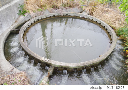 長野県の灌漑施設 西天竜幹線水路 円筒分水群「大出7号」 特徴的な灌漑施設 長野県の灌漑施設 西天竜幹線水路 円筒分水群「大出7号」 特徴的な灌漑施設 91348293