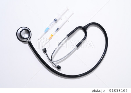 医療器具　聴診器　注射器　ワクチン 91353165