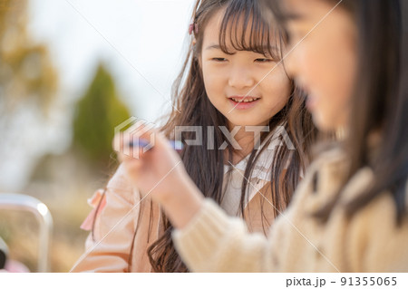 子供 ライフスタイル 二人 91355065