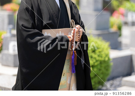 お墓参り 91356286