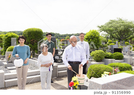 迎え盆　送り盆　お墓参り 91356990