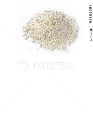 小麦粉 白背景 縦位置 小麦粉 白背景 縦位置 91361095