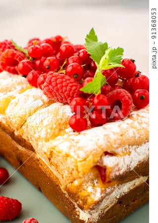 Pie with fresh fruits Pie with fresh fruits 91368053