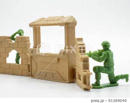 壁の向こうの兵士たち 壁の向こうの兵士たち 91369040