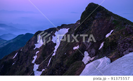 (群馬県)夜明けの谷川岳・初夏の情景 (群馬県)夜明けの谷川岳・初夏の情景 91375557